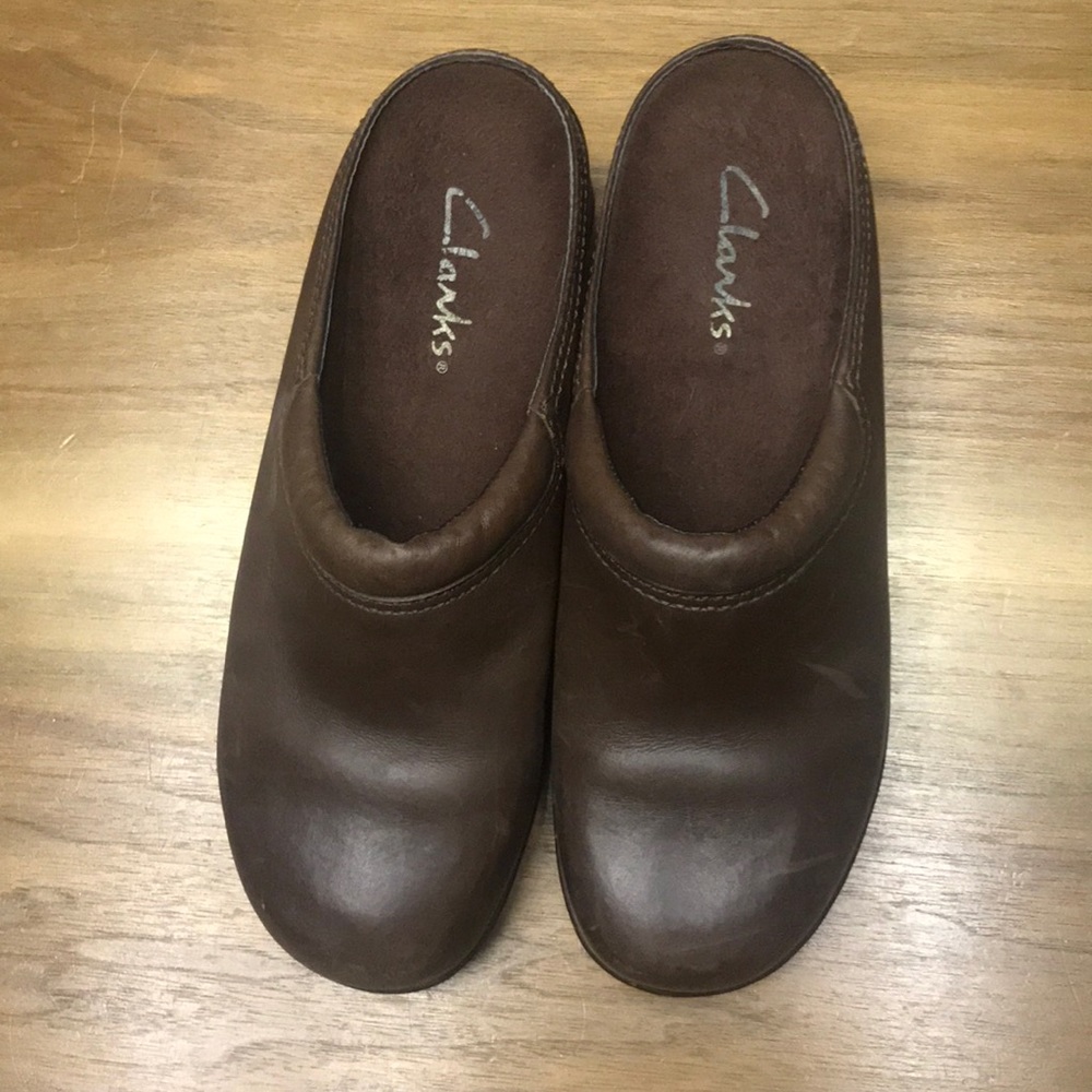 Vintage Clarks Clogs size 7M brown.